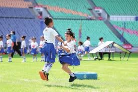 Spears：布朗斋月禁食14小时后 塔图姆在更衣室请全队吃炸鸡